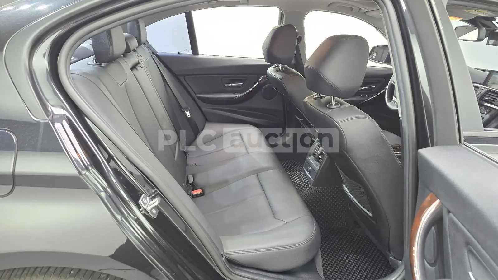 BMW 320 M SPORT + HEAD UP/360/PANO/FULL, снимка 14 - Автомобили и джипове - 55132767