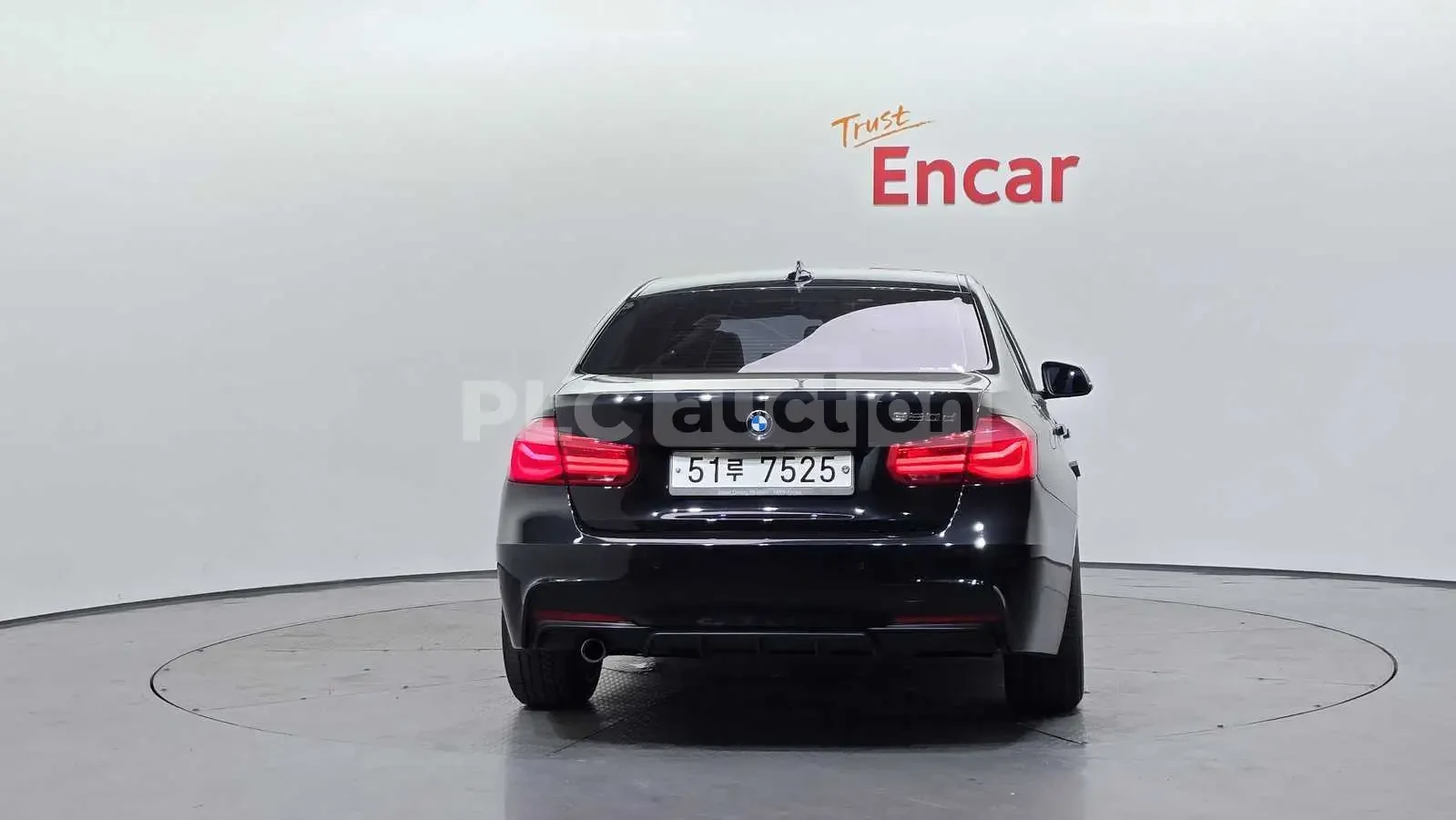 BMW 320 M SPORT + HEAD UP/360/PANO/FULL, снимка 4 - Автомобили и джипове - 55132767
