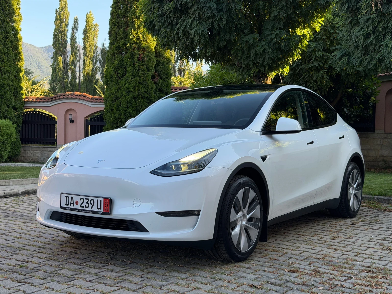 Tesla Model Y LongRange/DualMotor/4x4/514hp/Germany/Наличен