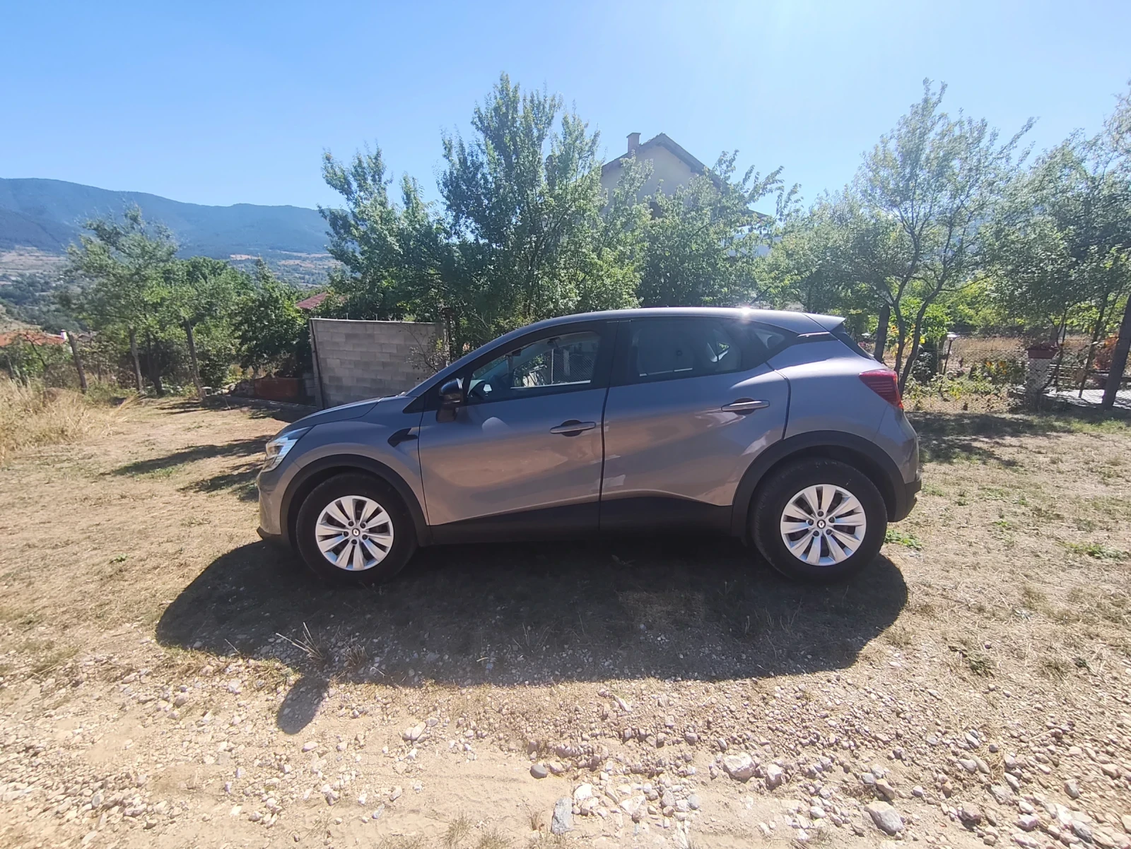 Renault Captur, снимка 3 - Автомобили и джипове - 55963726