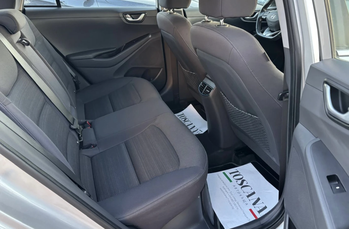Hyundai Ioniq 1.6 Hybrid * Камера * Навигация* Сервизна История, снимка 8 - Автомобили и джипове - 55991127