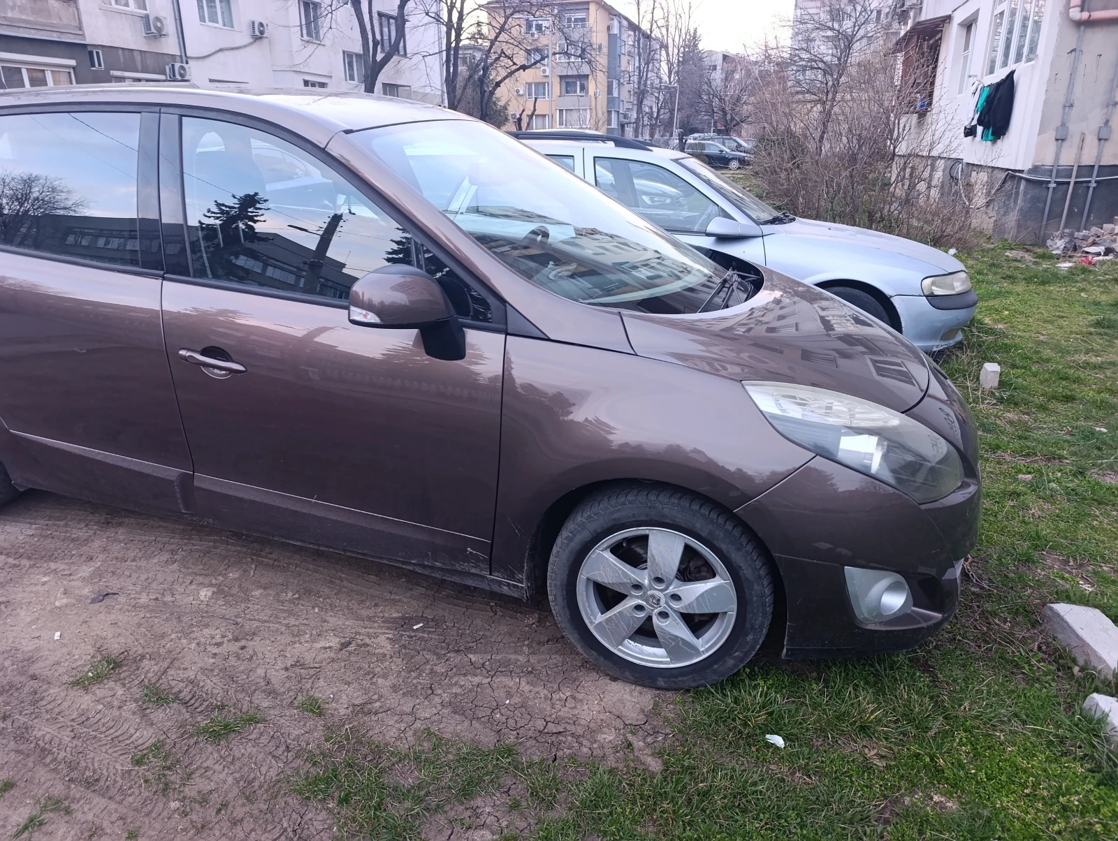 Renault Grand scenic, снимка 4 - Автомобили и джипове - 56409196