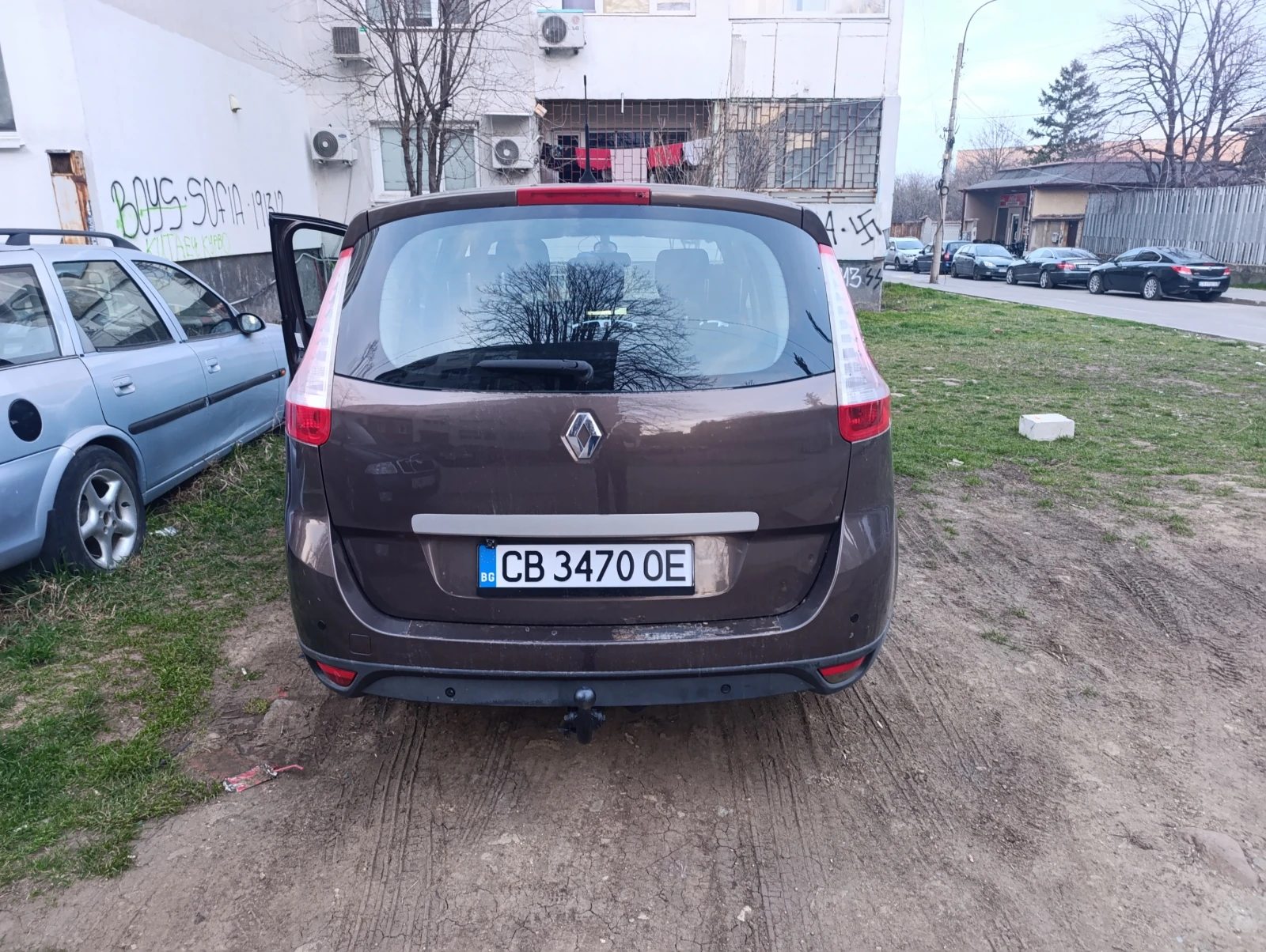 Renault Grand scenic, снимка 2 - Автомобили и джипове - 56409196