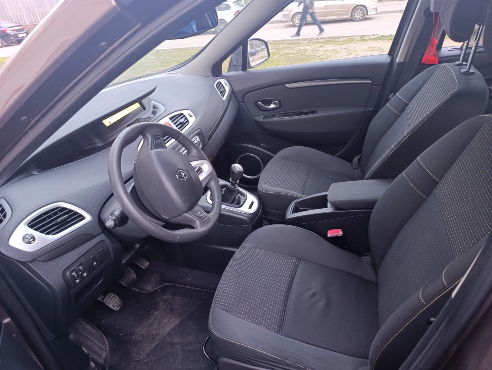 Renault Grand scenic, снимка 5 - Автомобили и джипове - 56409196