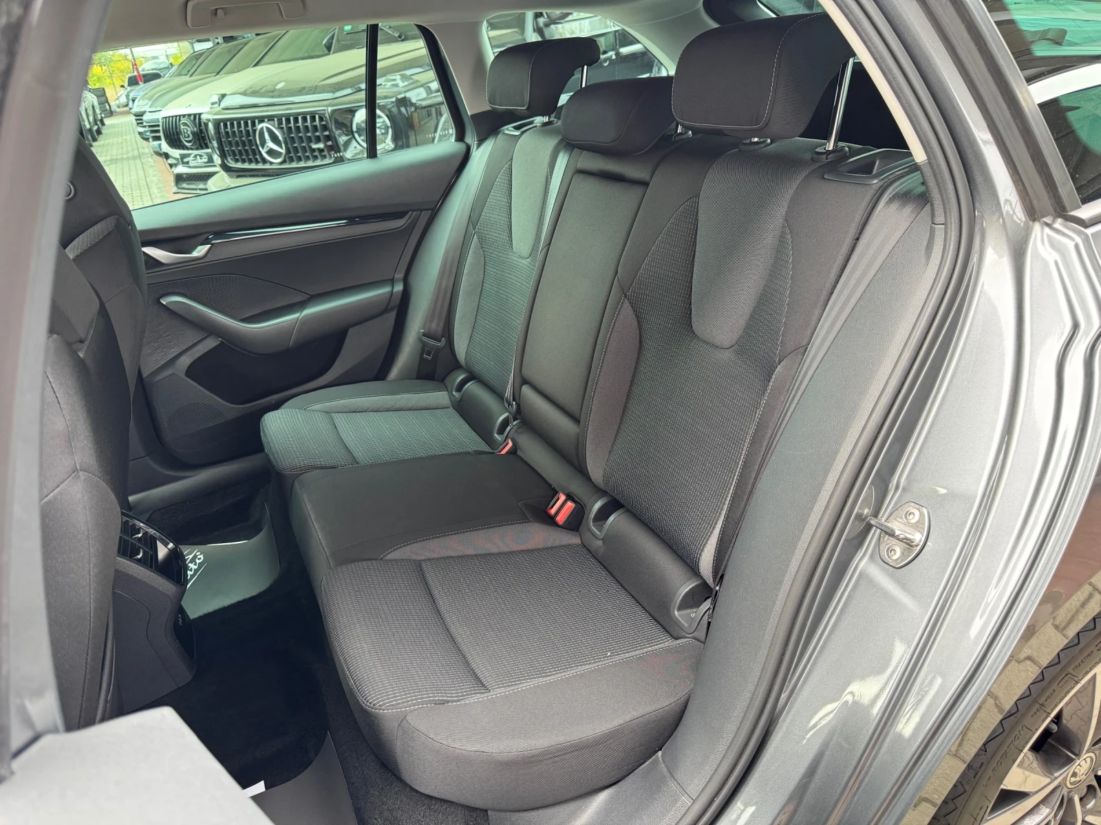 Skoda Octavia 2.0TDI#FACELIFT#SELECTION#DIGITAL#CAMERA#, снимка 14 - Автомобили и джипове - 56511874