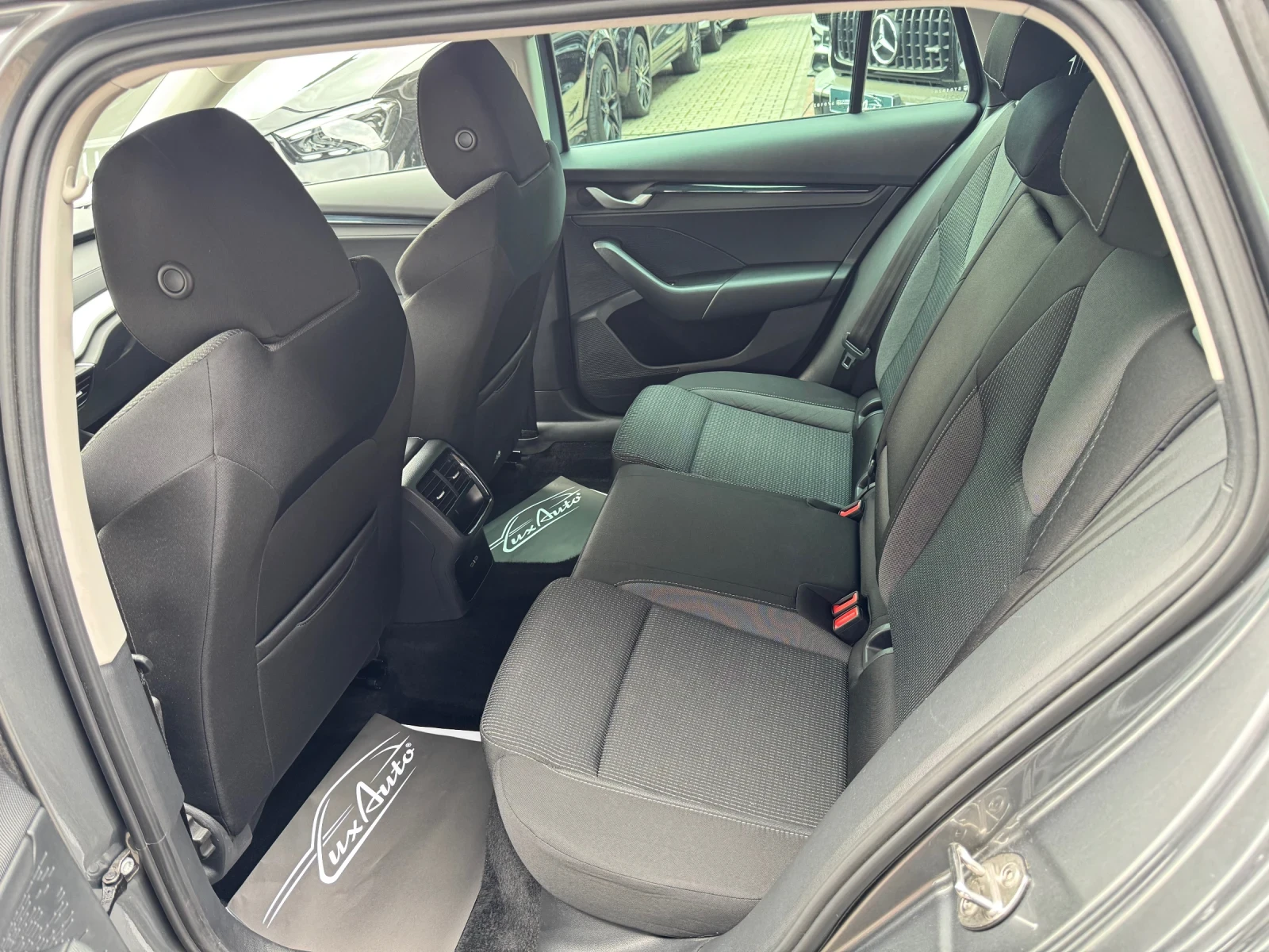 Skoda Octavia 2.0TDI#FACELIFT#SELECTION#DIGITAL#CAMERA#, снимка 15 - Автомобили и джипове - 56511874