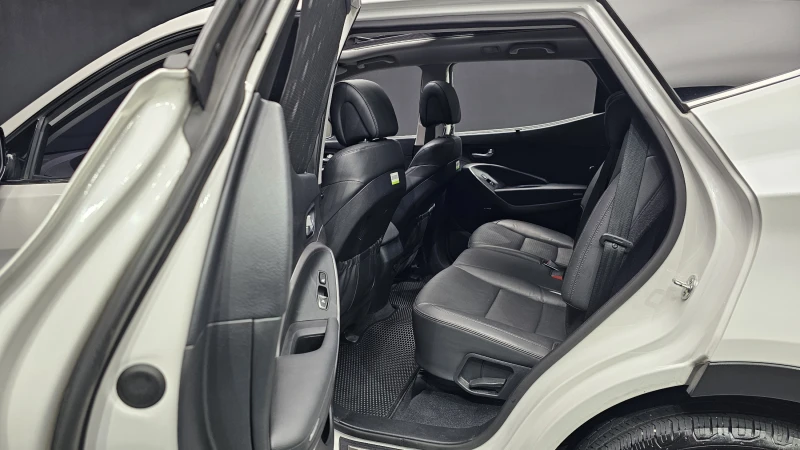 Hyundai Santa fe 4x4 / Exclusive Special / 7 места / Перла !!!, снимка 9 - Автомобили и джипове - 52142297