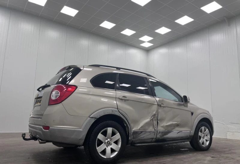 Chevrolet Captiva 2.4 I 4WD , снимка 10 - Автомобили и джипове - 53168199