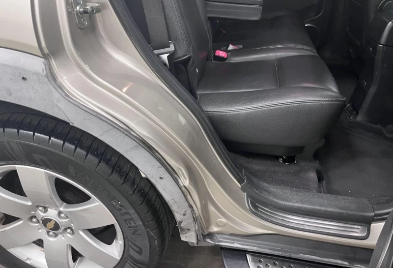 Chevrolet Captiva 2.4 I 4WD , снимка 11 - Автомобили и джипове - 53168199