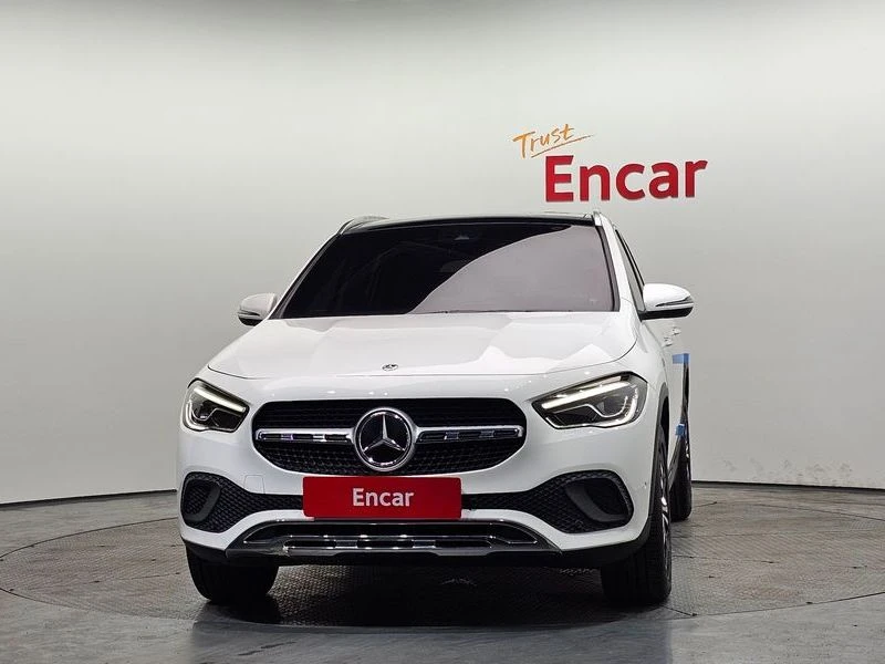 Mercedes-Benz GLA 220 2.5 4matic Висок клас оборудване, снимка 3 - Автомобили и джипове - 55751142