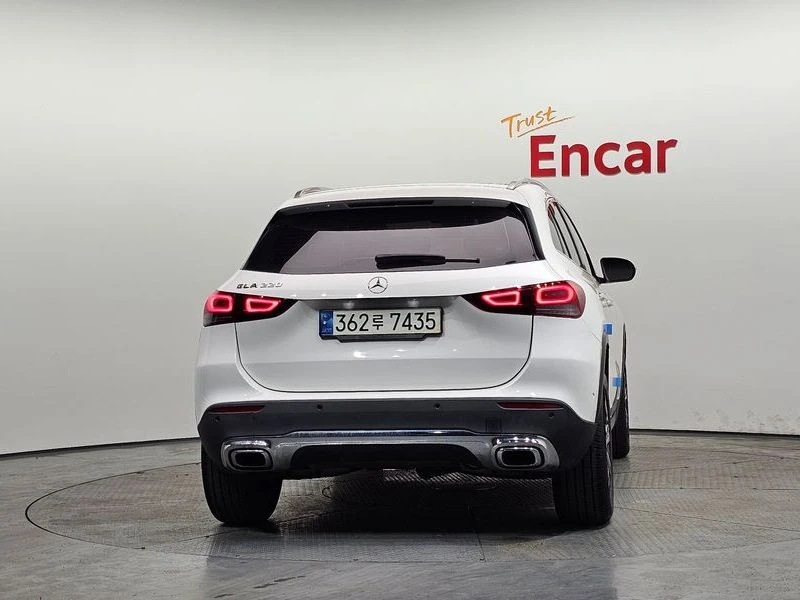 Mercedes-Benz GLA 220 2.5 4matic Висок клас оборудване, снимка 4 - Автомобили и джипове - 55751142