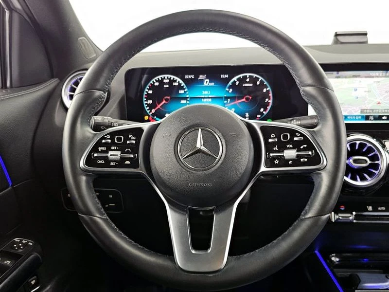 Mercedes-Benz GLA 220 2.5 4matic Висок клас оборудване, снимка 13 - Автомобили и джипове - 55751142