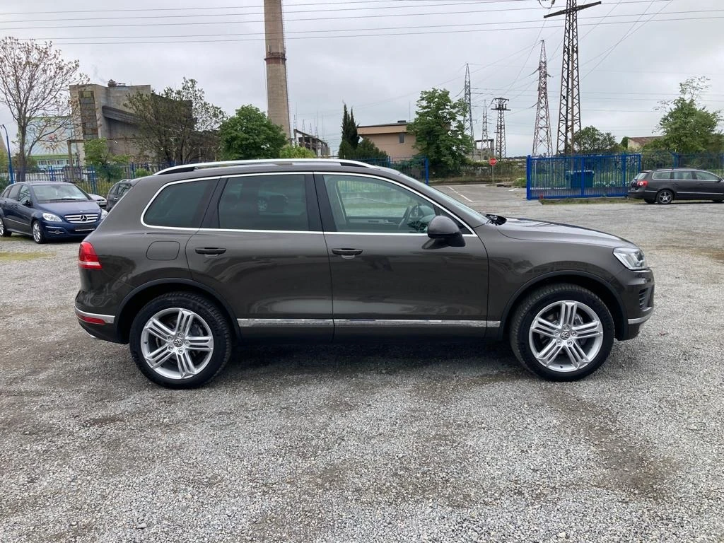 VW Touareg 3, 0TDi 4Х4  НАВИ КОЖА ПОДГРЕВ ЕURO 6B - изображение 4