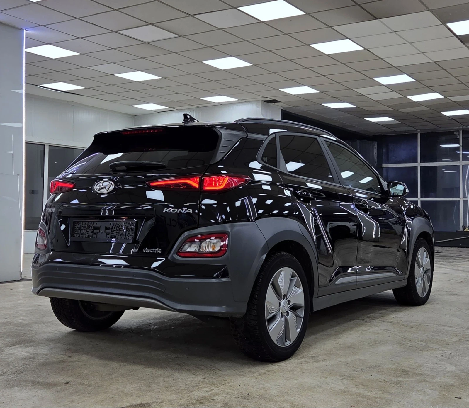 Hyundai Kona 64KWh/Premium/Blue Link/SOH100%, снимка 3 - Автомобили и джипове - 53917940