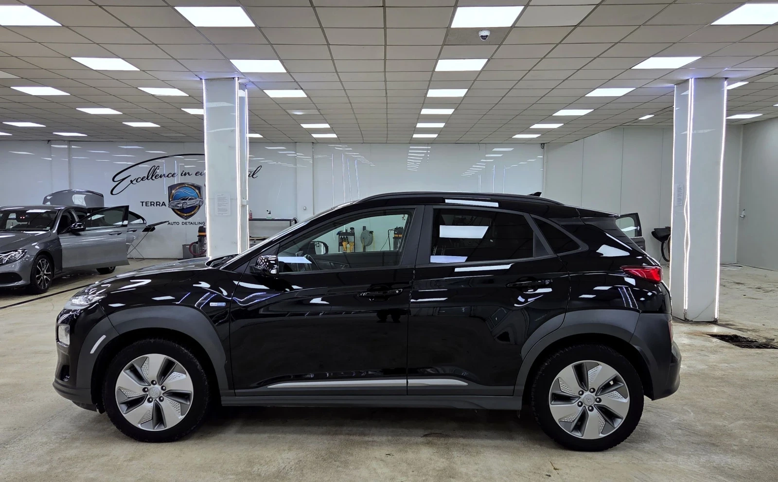 Hyundai Kona 64KWh/Premium/Blue Link/SOH100%, снимка 5 - Автомобили и джипове - 53917940