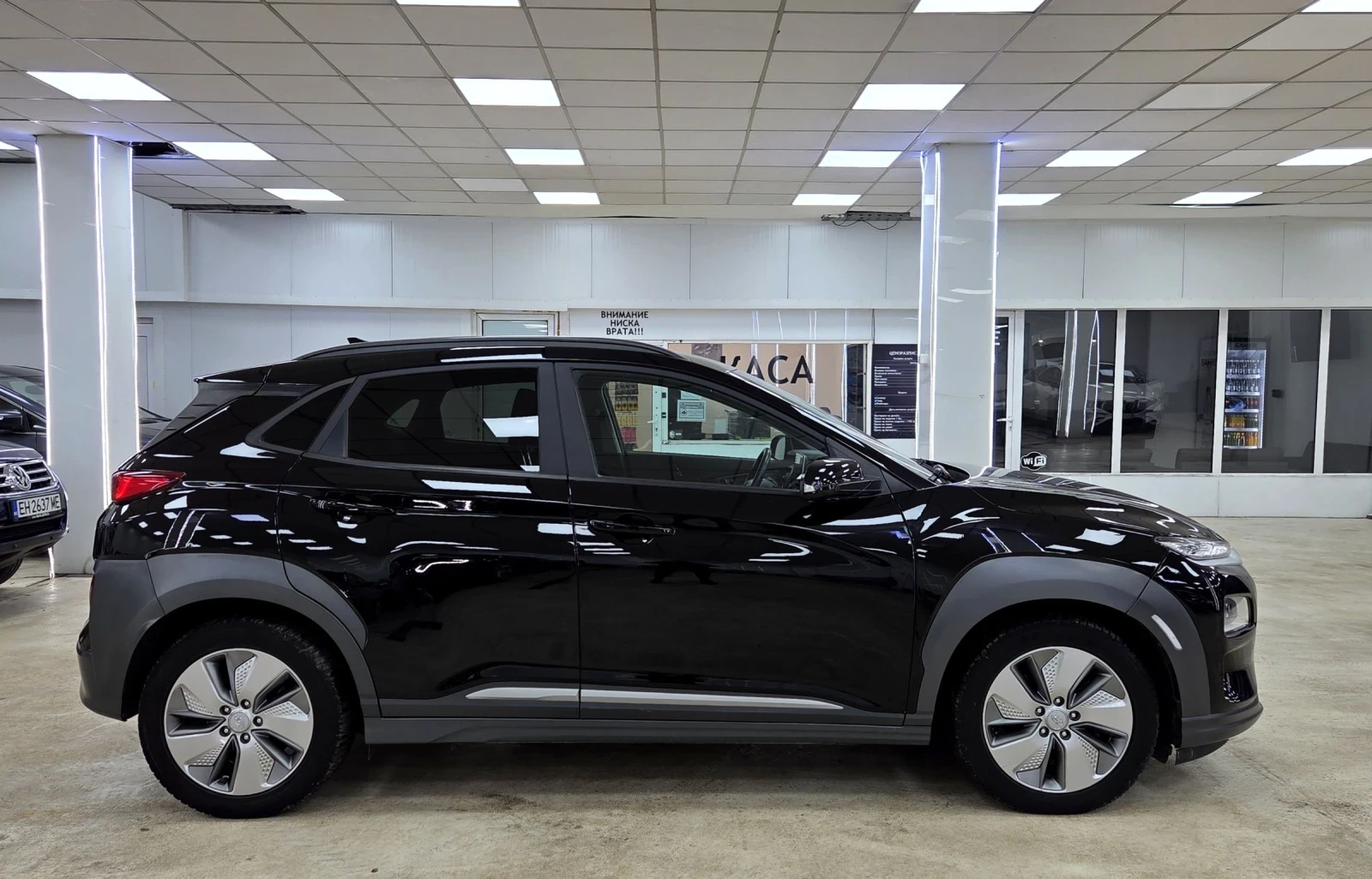 Hyundai Kona 64KWh/Premium/Blue Link/SOH100%, снимка 2 - Автомобили и джипове - 53917940