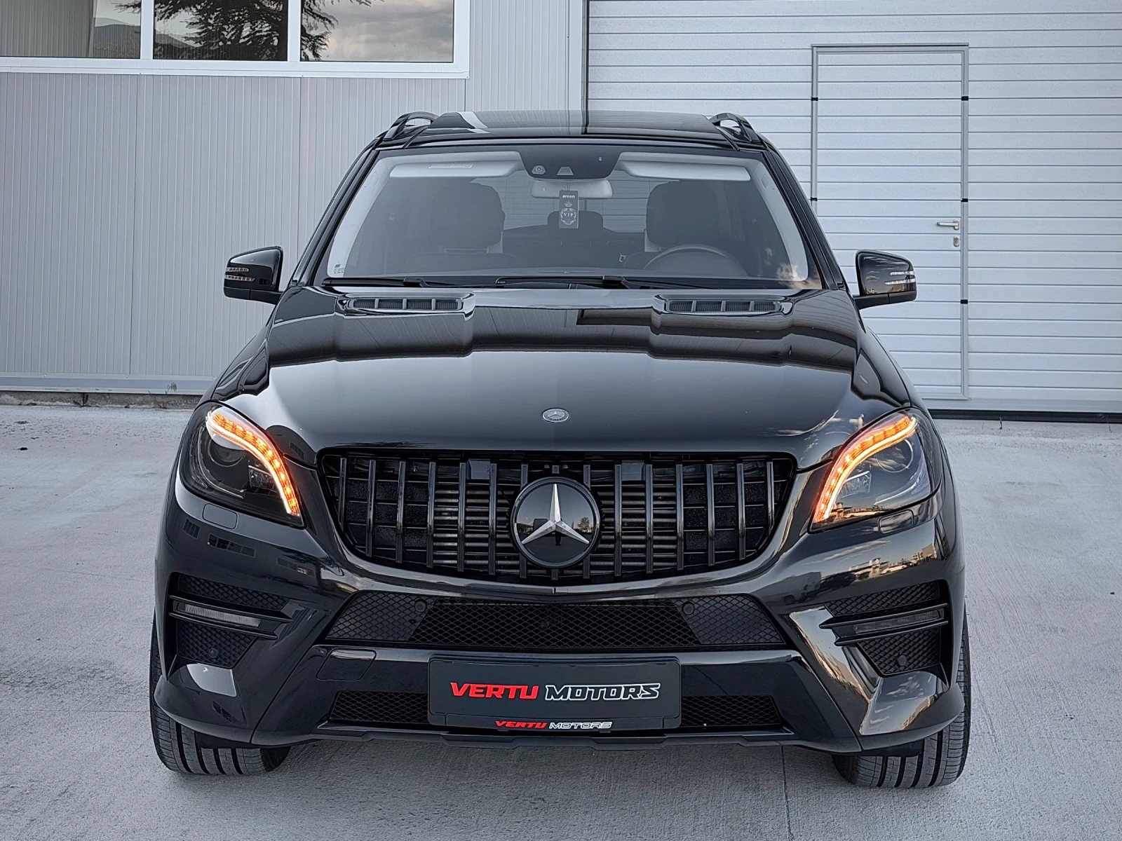 Mercedes-Benz ML 350 AMG/PANORAMA/MASSAGE/NIGHT VISION/DISTRONIC+ , снимка 2 - Автомобили и джипове - 54359093