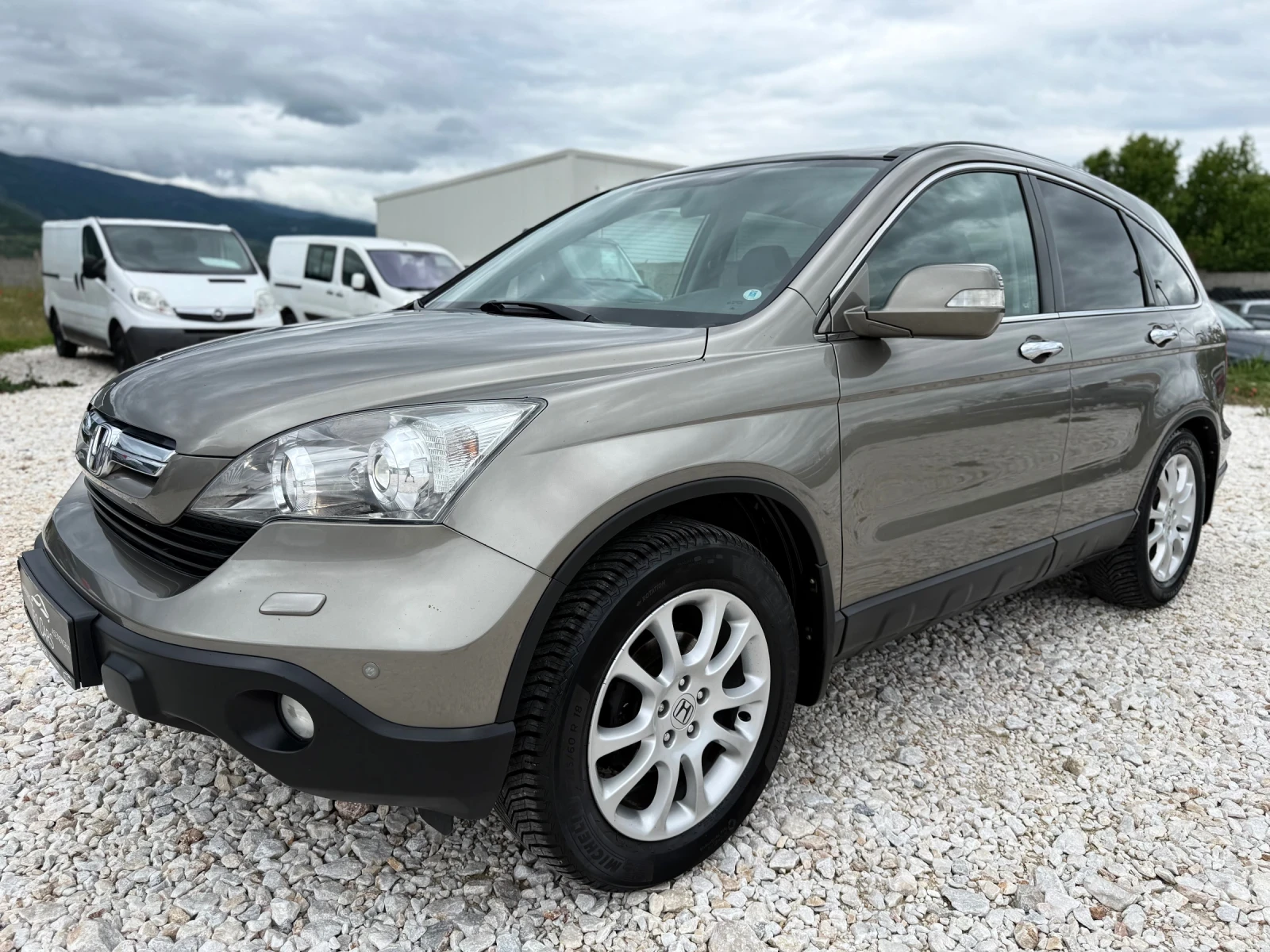 Honda Cr-v 2.0 i-VTEC / AVTOMAT / EXECUTIVE / KOJA / NAVI, снимка 3 - Автомобили и джипове - 54652495