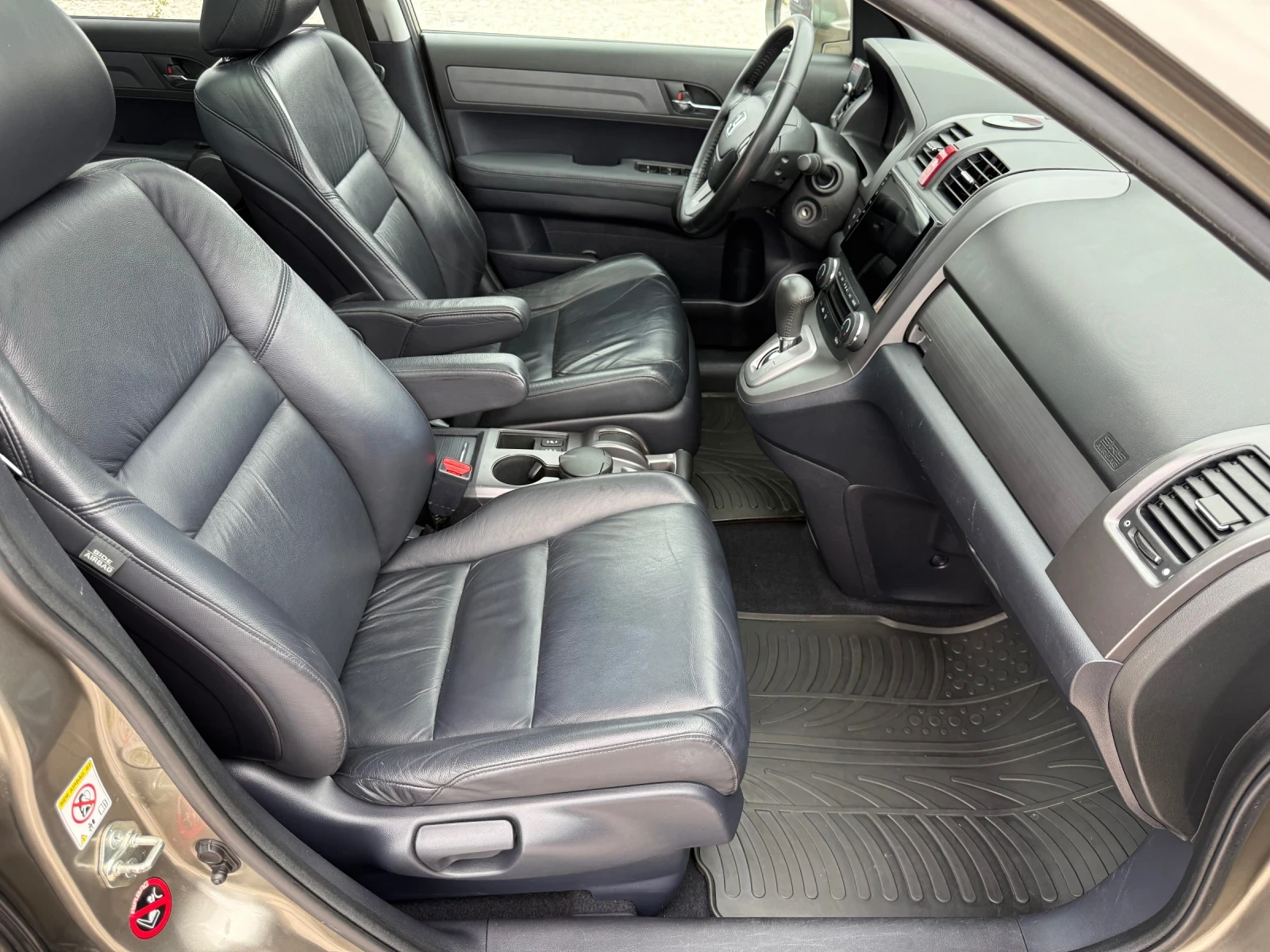 Honda Cr-v 2.0 i-VTEC / AVTOMAT / EXECUTIVE / KOJA / NAVI, снимка 11 - Автомобили и джипове - 54652495
