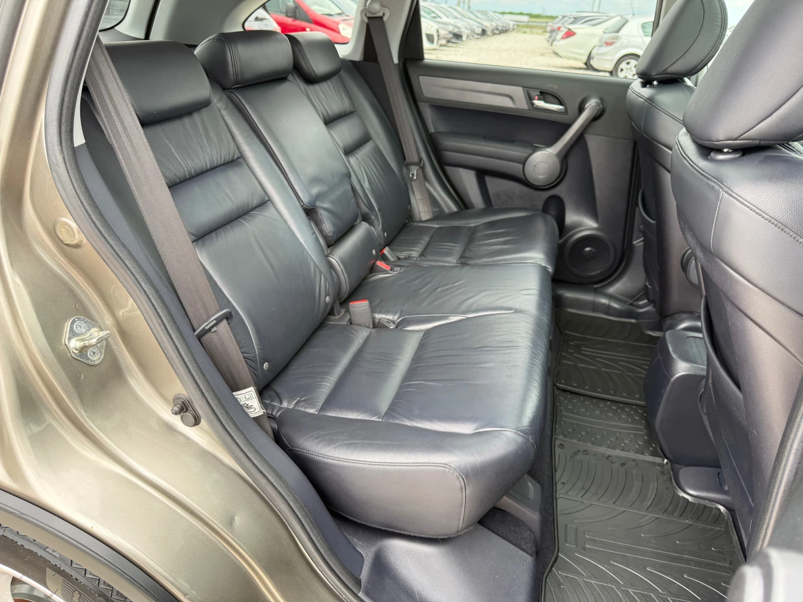 Honda Cr-v 2.0 i-VTEC / AVTOMAT / EXECUTIVE / KOJA / NAVI, снимка 12 - Автомобили и джипове - 54652495