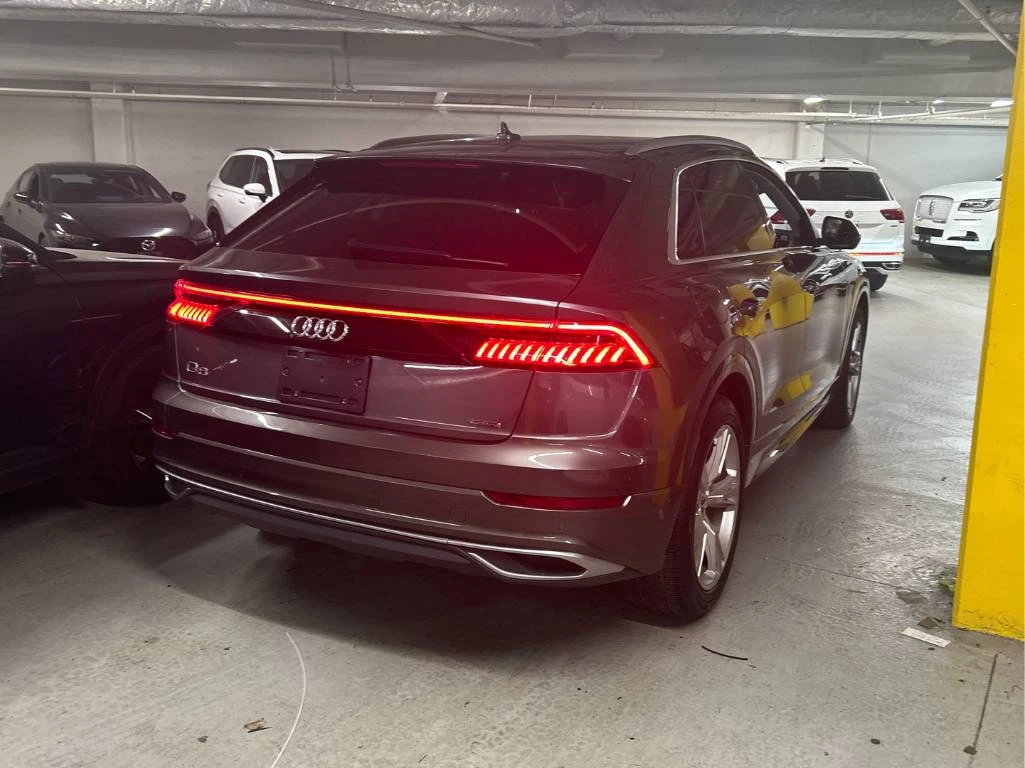 Audi Q8 Technik 55 TFSI* CARFAX* ОПЦИЯ ЗА ФИНАНСИРАНЕ* , снимка 6 - Автомобили и джипове - 54925532