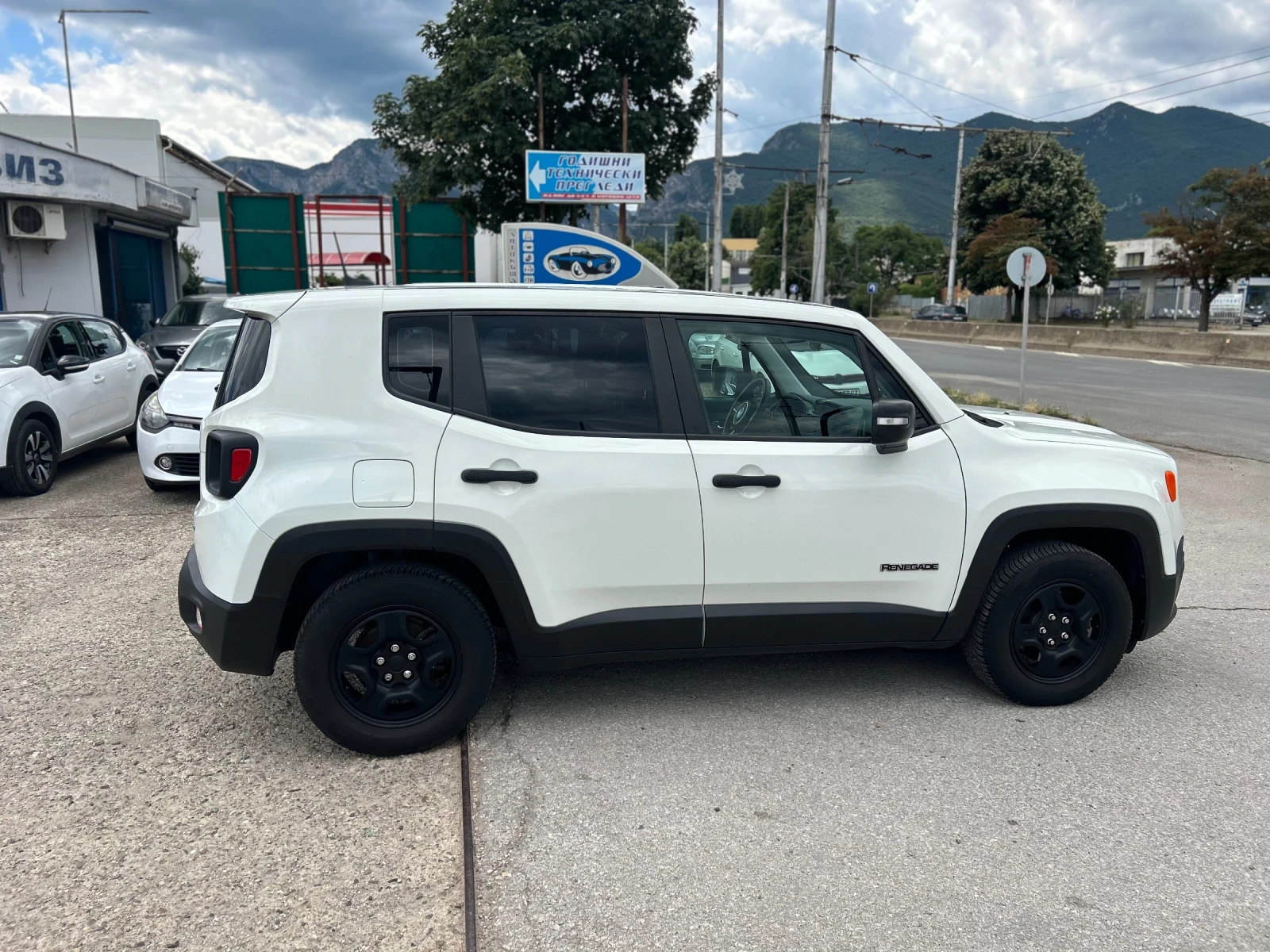 Jeep Renegade, снимка 8 - Автомобили и джипове - 55263818