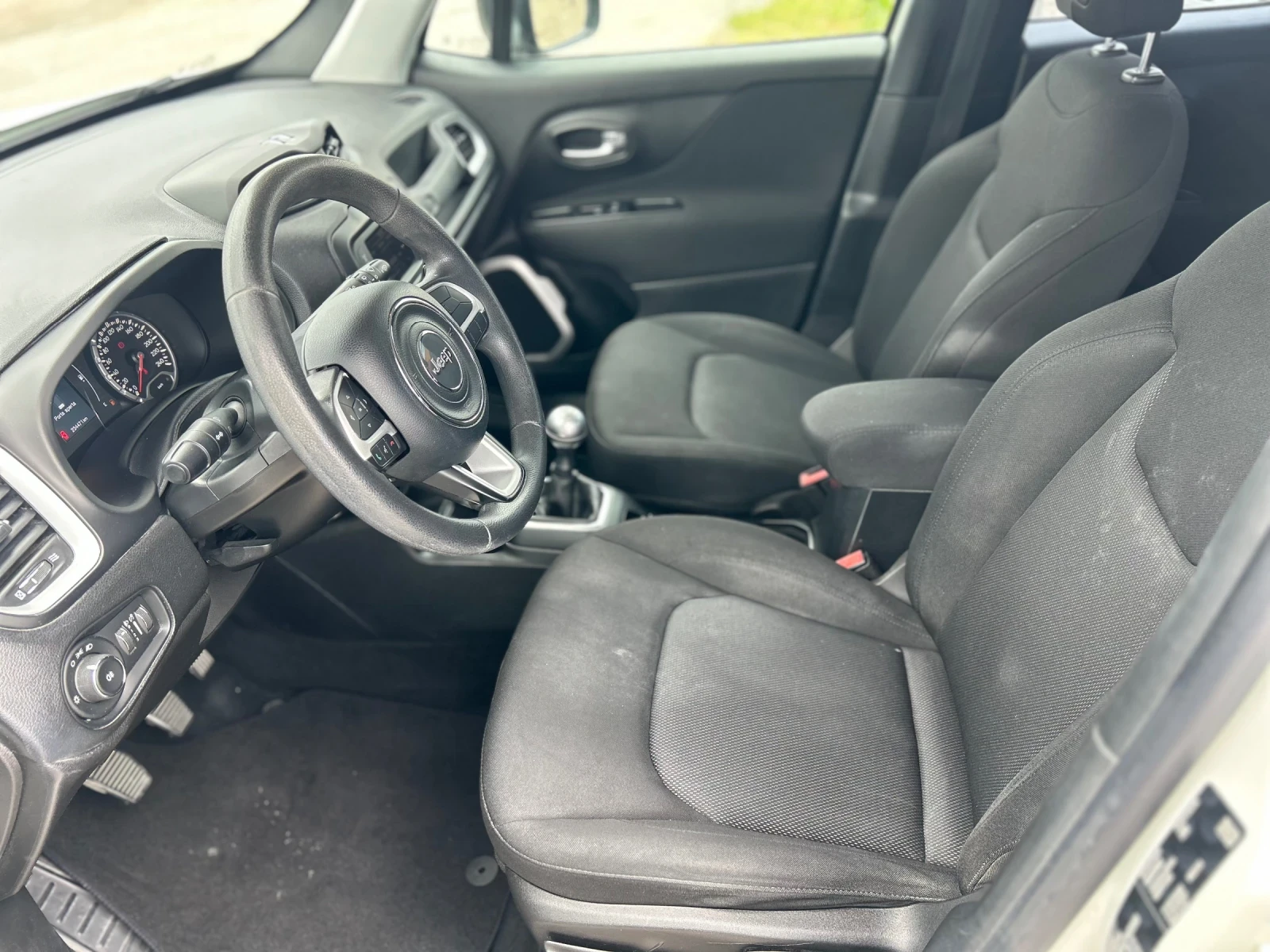 Jeep Renegade, снимка 9 - Автомобили и джипове - 55263818