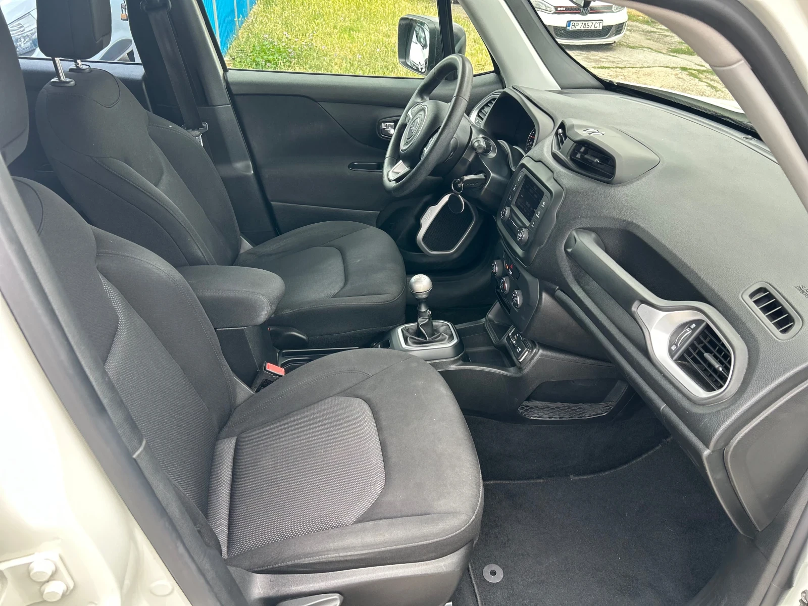 Jeep Renegade, снимка 13 - Автомобили и джипове - 55263818