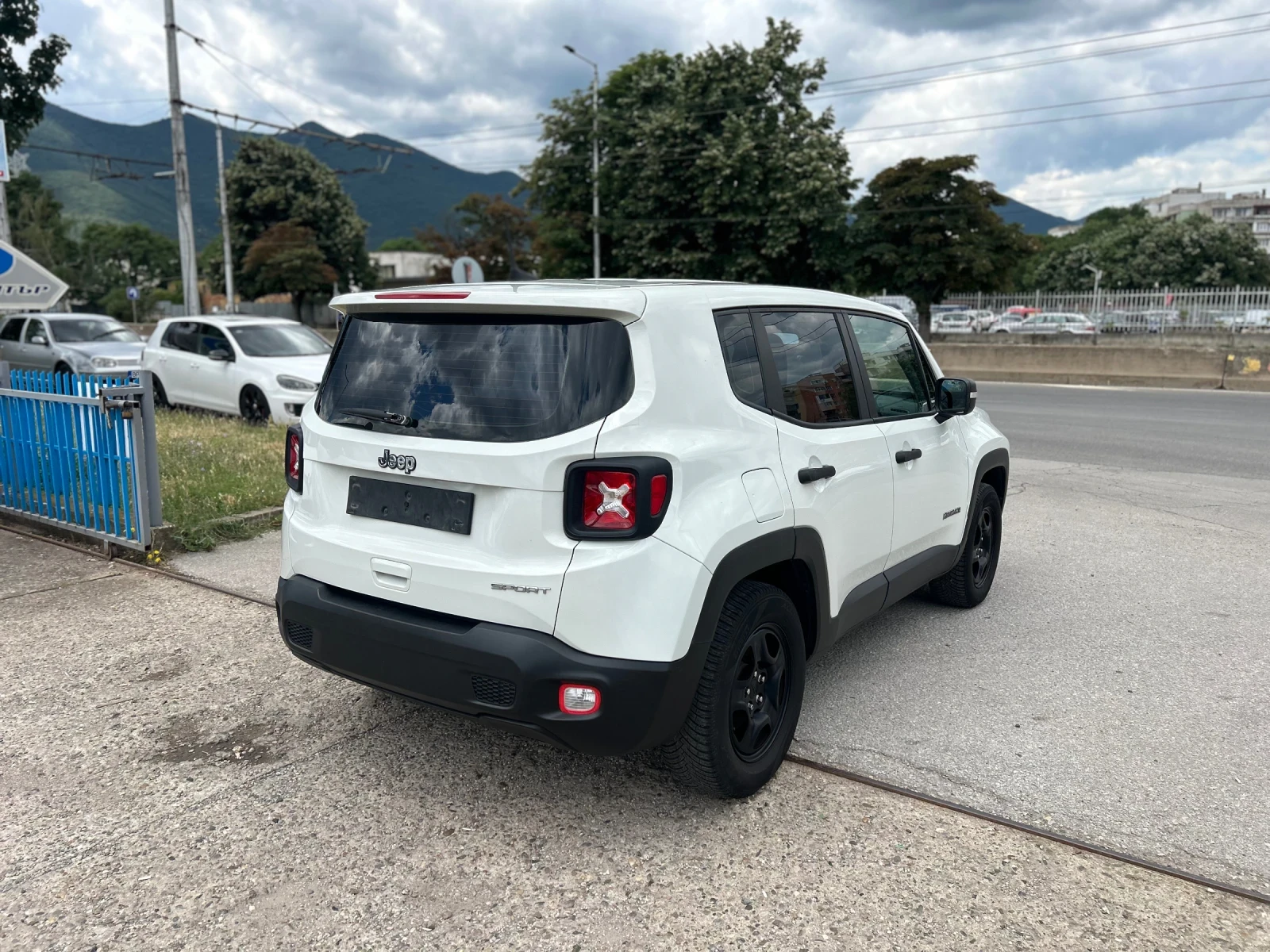 Jeep Renegade, снимка 7 - Автомобили и джипове - 55263818