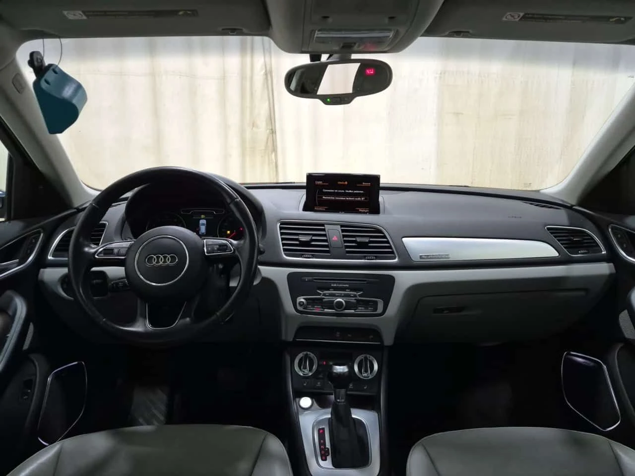 Audi Q3 * Technik * CARFAX * БЕЗ ПЪРВОНАЧАЛНА ВНОСКА, снимка 9 - Автомобили и джипове - 55528890