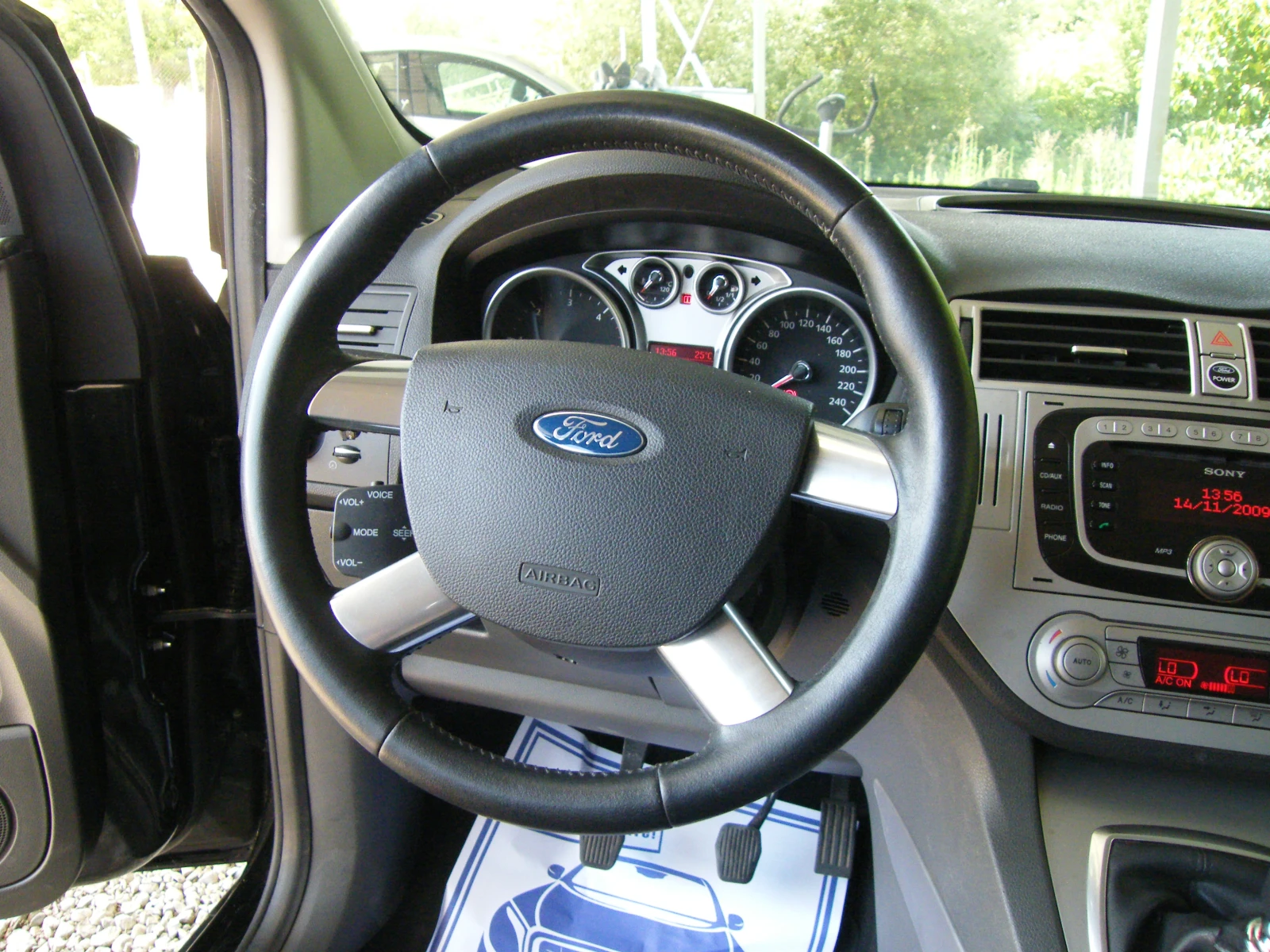 Ford Kuga 2.0 TDCI, снимка 15 - Автомобили и джипове - 55587042