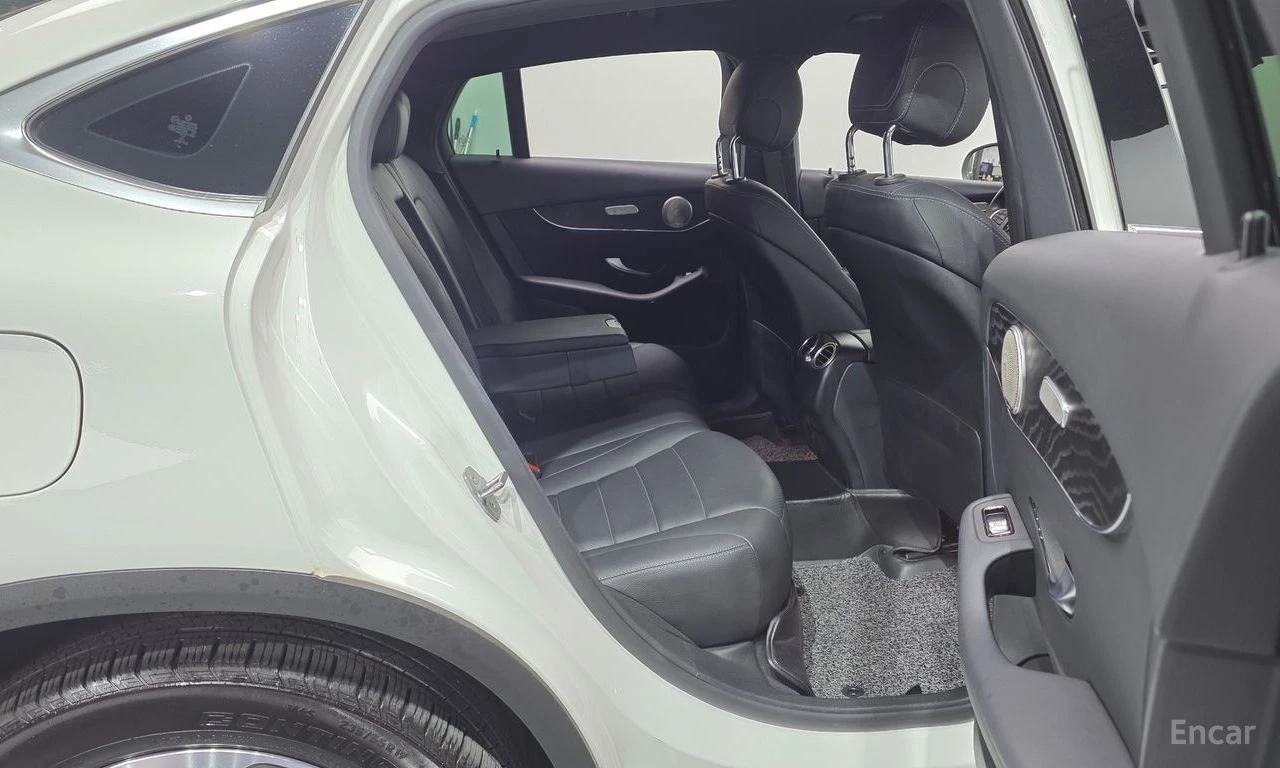 Mercedes-Benz GLC 300 COUPE* BURMESTER* 360КАМЕРА* ПОДГРЕВ, снимка 13 - Автомобили и джипове - 55818992