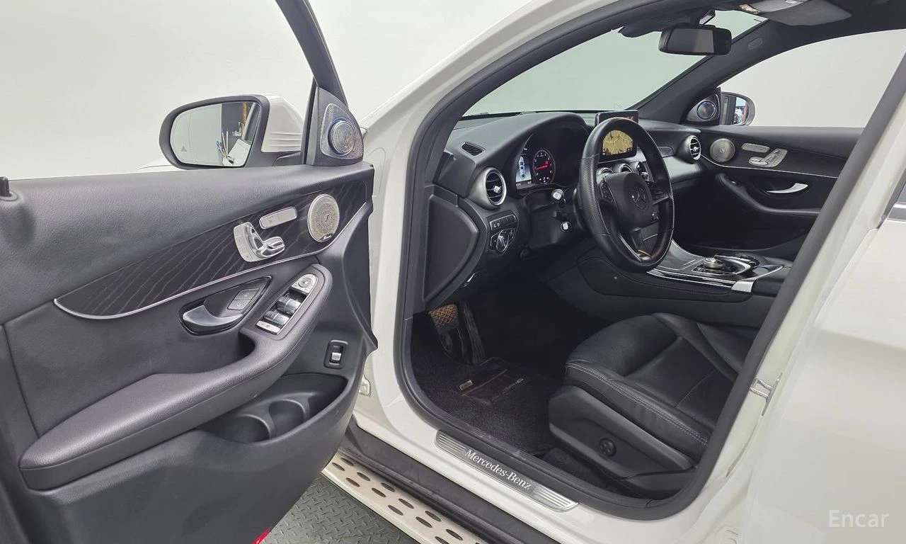 Mercedes-Benz GLC 300 COUPE* BURMESTER* 360КАМЕРА* ПОДГРЕВ, снимка 6 - Автомобили и джипове - 55818992