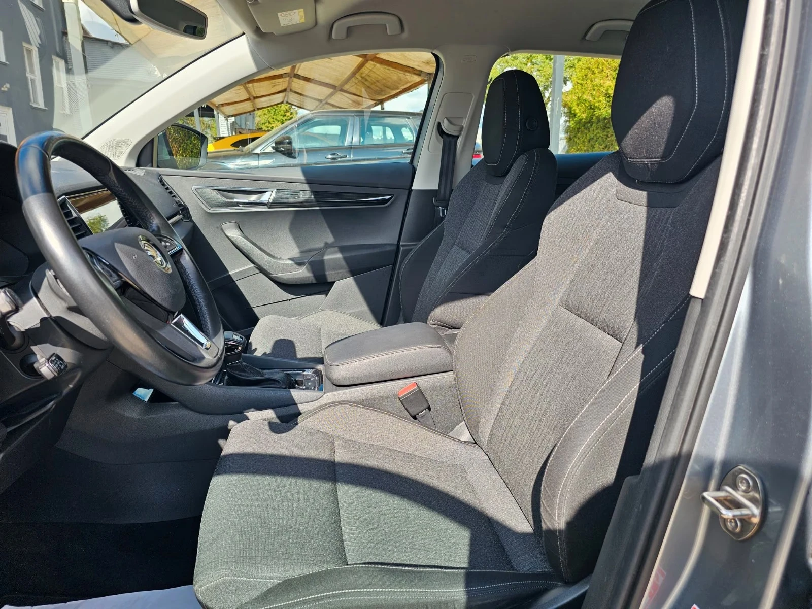 Skoda Karoq Style, снимка 11 - Автомобили и джипове - 56335313