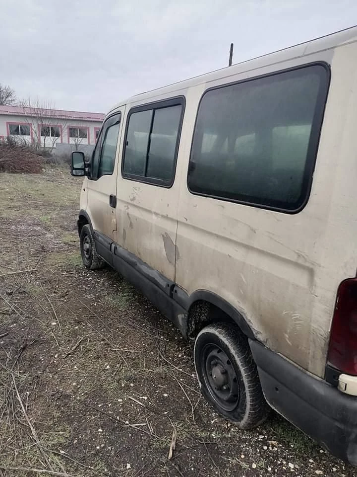 Renault Master 2.5 DCi на части, снимка 2 - Бусове и автобуси - 35121347