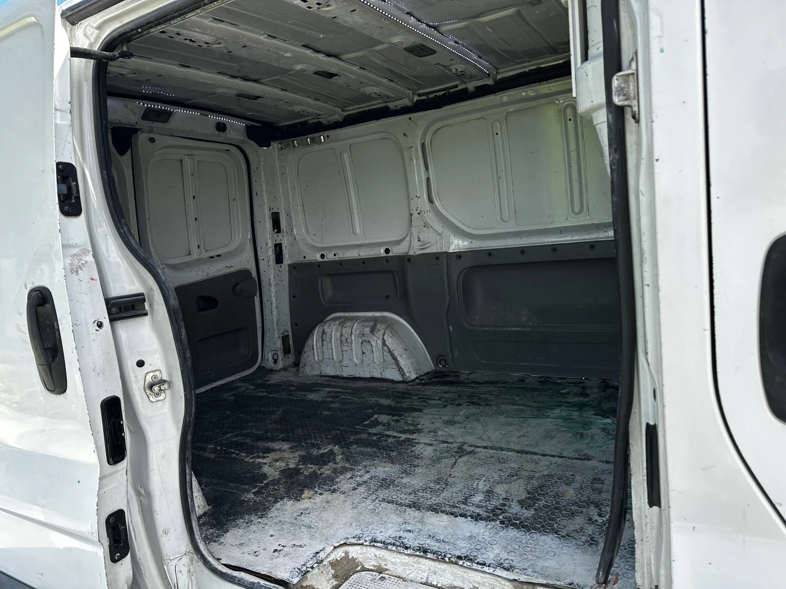 Renault Trafic  1.9 DCI 100 к.с, снимка 14 - Бусове и автобуси - 54243779