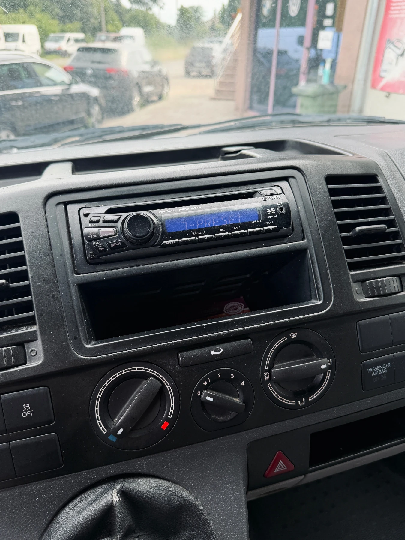 VW T5 2.0TDI / ХЛАДИЛЕН CARRIER, снимка 8 - Бусове и автобуси - 55316704