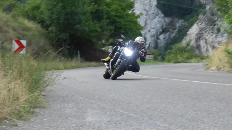 Yamaha FZ1 Naked, снимка 4 - Мотоциклети и мототехника - 53290986