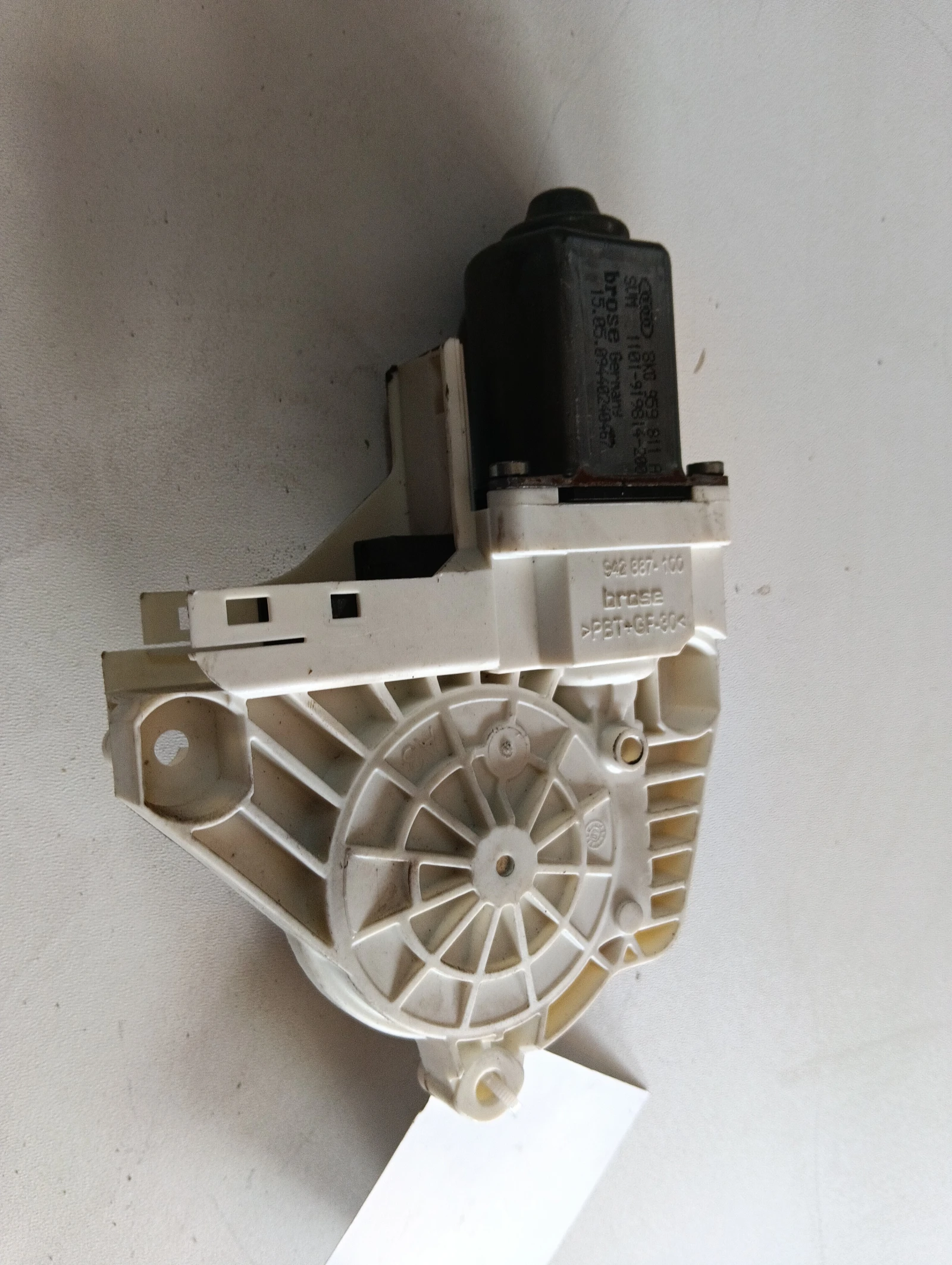 ел.машинка за задно ляво  8K0959811A Audi A4