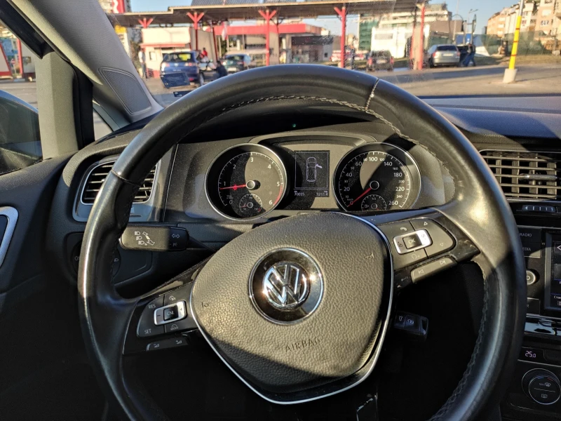 VW Golf 1.6 TDI, снимка 5 - Автомобили и джипове - 47613055