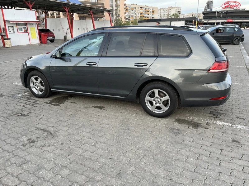 VW Golf 1.6 TDI, снимка 4 - Автомобили и джипове - 47613055