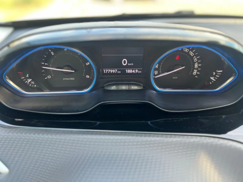Peugeot 2008 1.6 HDI ALLURE, снимка 11 - Автомобили и джипове - 52598117