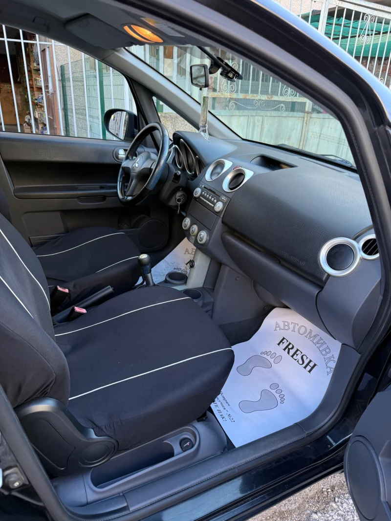 Mitsubishi Colt 1.1i Италия, снимка 8 - Автомобили и джипове - 52526597