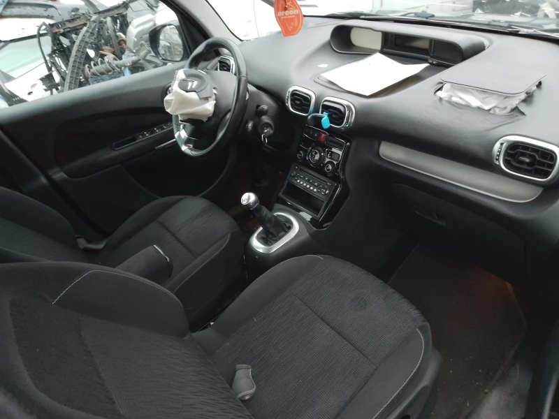 Citroen C3 Picasso 1.4i, снимка 9 - Автомобили и джипове - 52659120