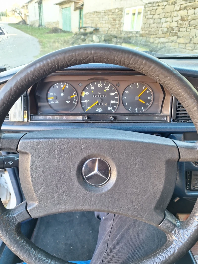 Mercedes-Benz 190, снимка 9 - Автомобили и джипове - 52702763