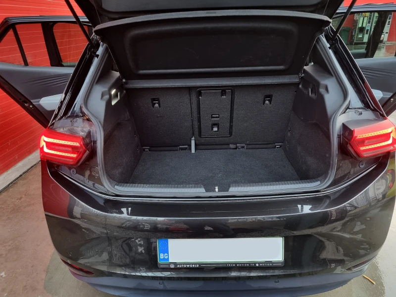 VW ID.3 Гаранционна 204 к.с./58 kwh/450км/1st/LED/Камера, снимка 12 - Автомобили и джипове - 52887808