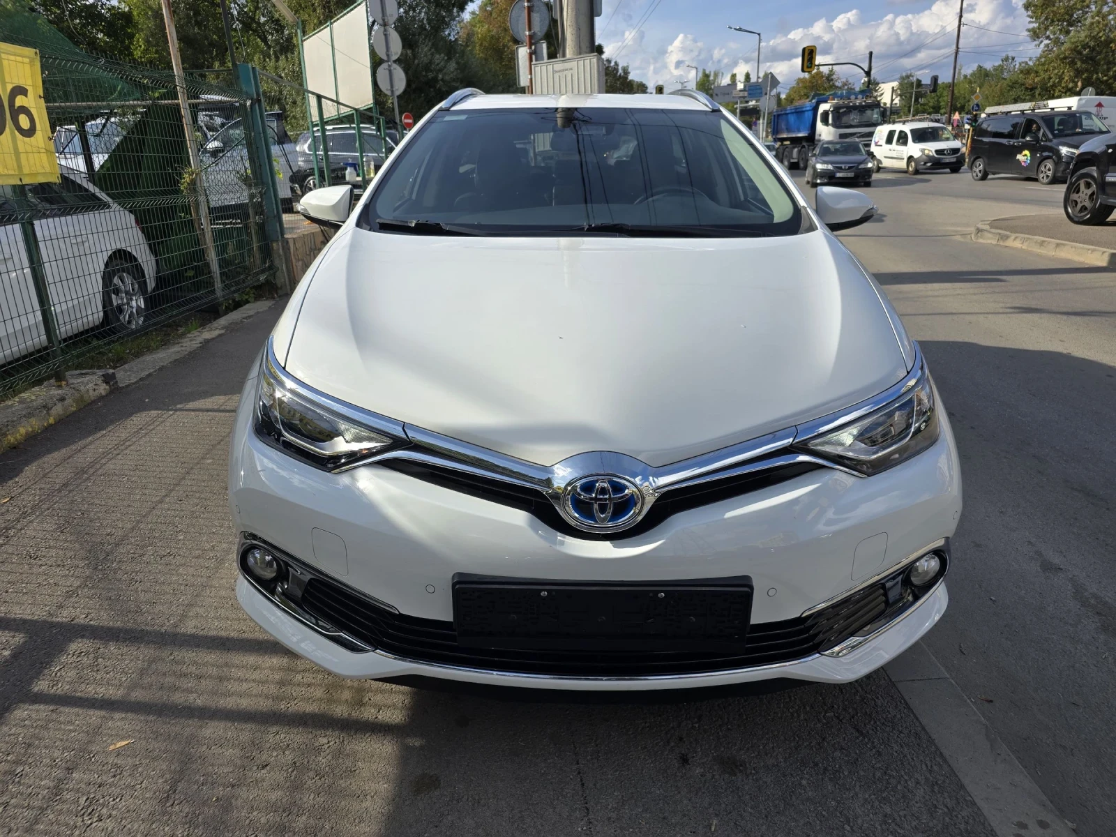 Toyota Auris SPORT LAUNGE - изображение 2