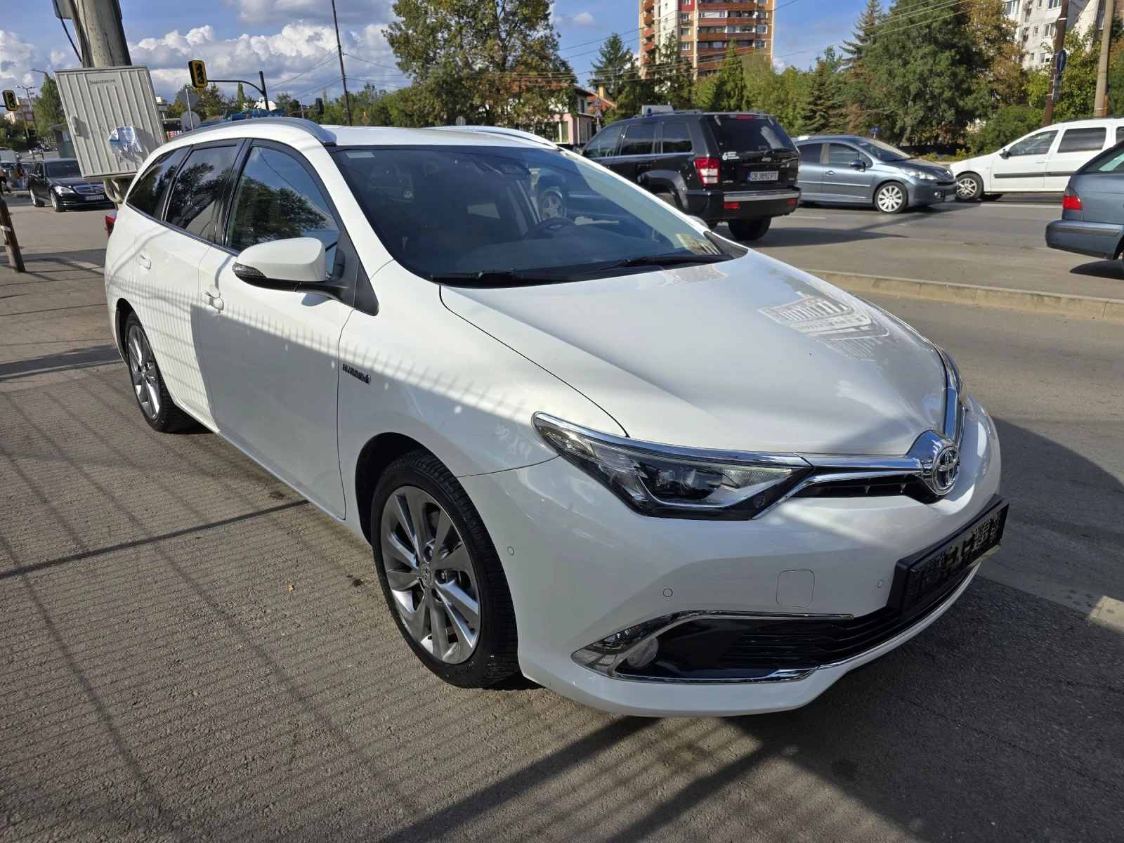 Toyota Auris SPORT LAUNGE - изображение 3