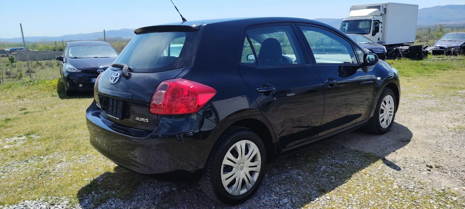 Toyota Auris 1.6i-124к.с - изображение 5