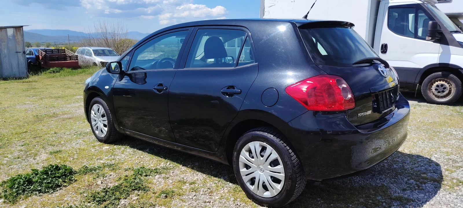 Toyota Auris 1.6i-124к.с - изображение 7